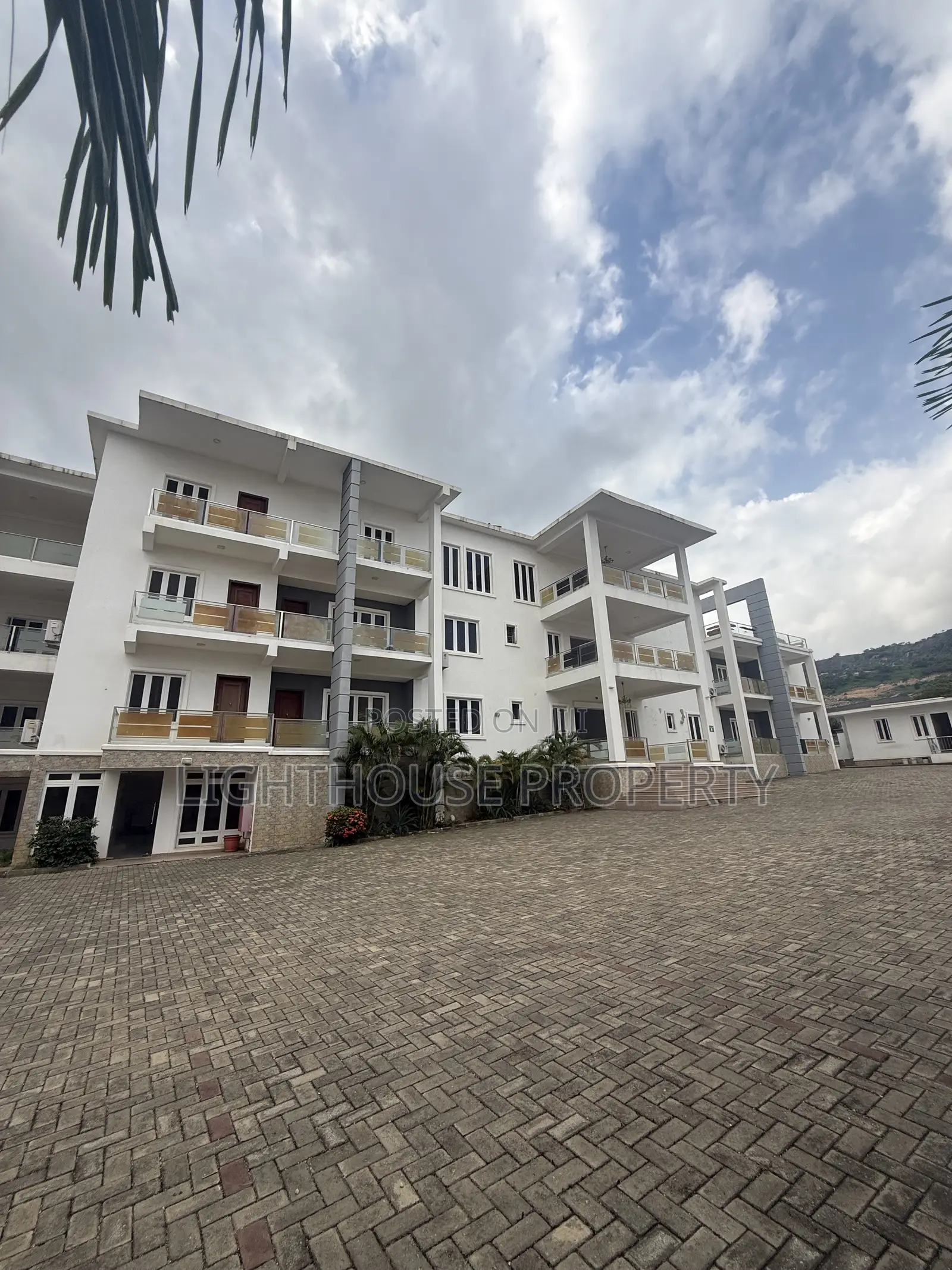 7bdrm Penthouse in Katampe Extension for rent