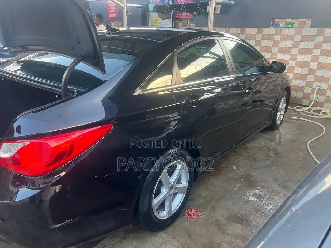 Hyundai Sonata 2011 Black