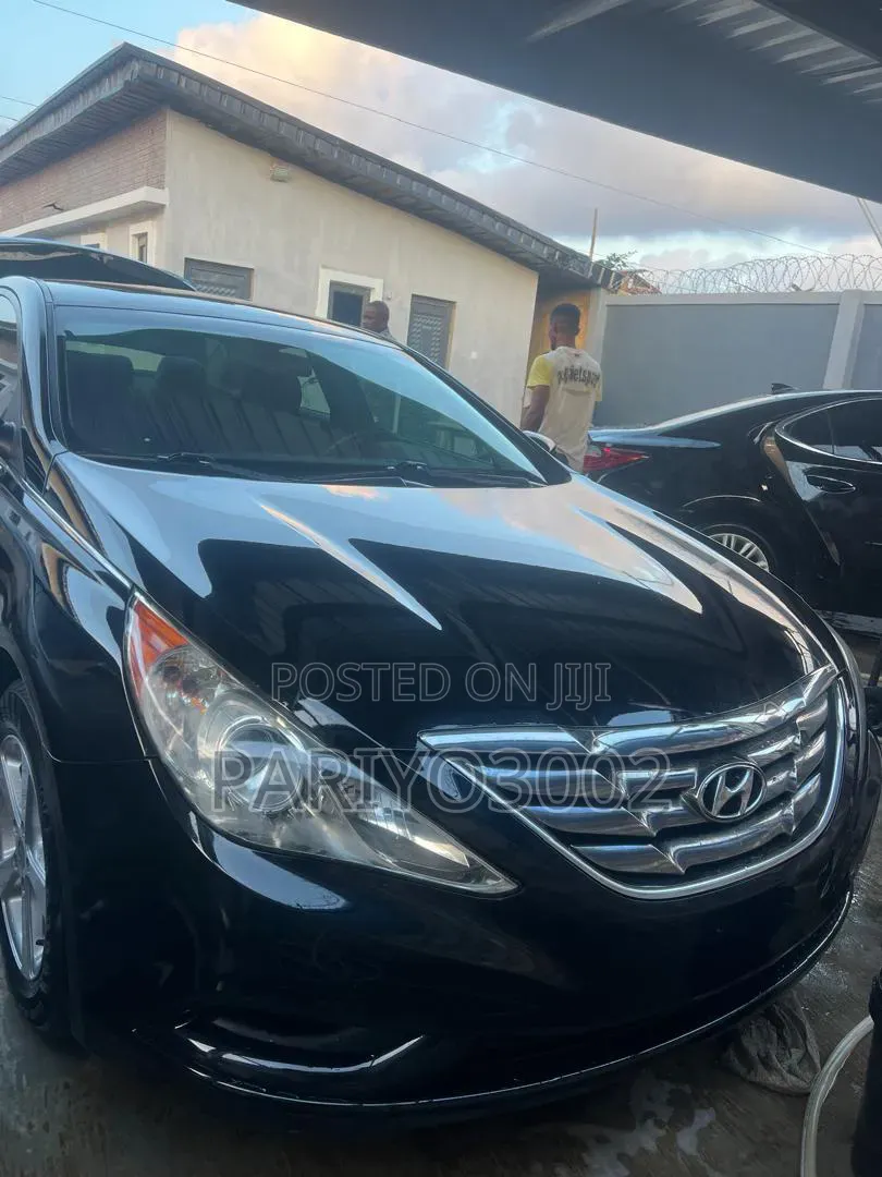 Hyundai Sonata 2011 Black