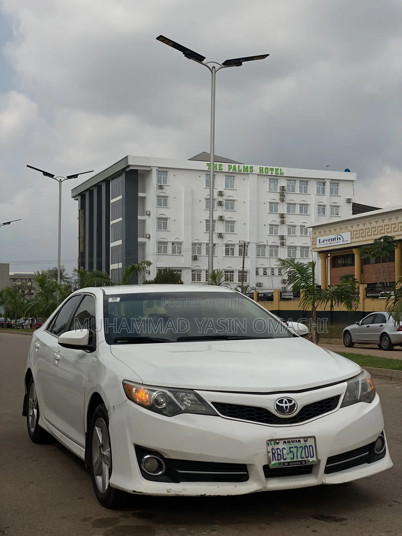 Toyota Camry SE 4dr Sedan (2.5L 4cyl 6A) 2015 White