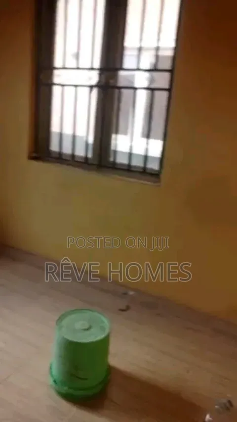 2bdrm Block of Flats in Adekunle for rent