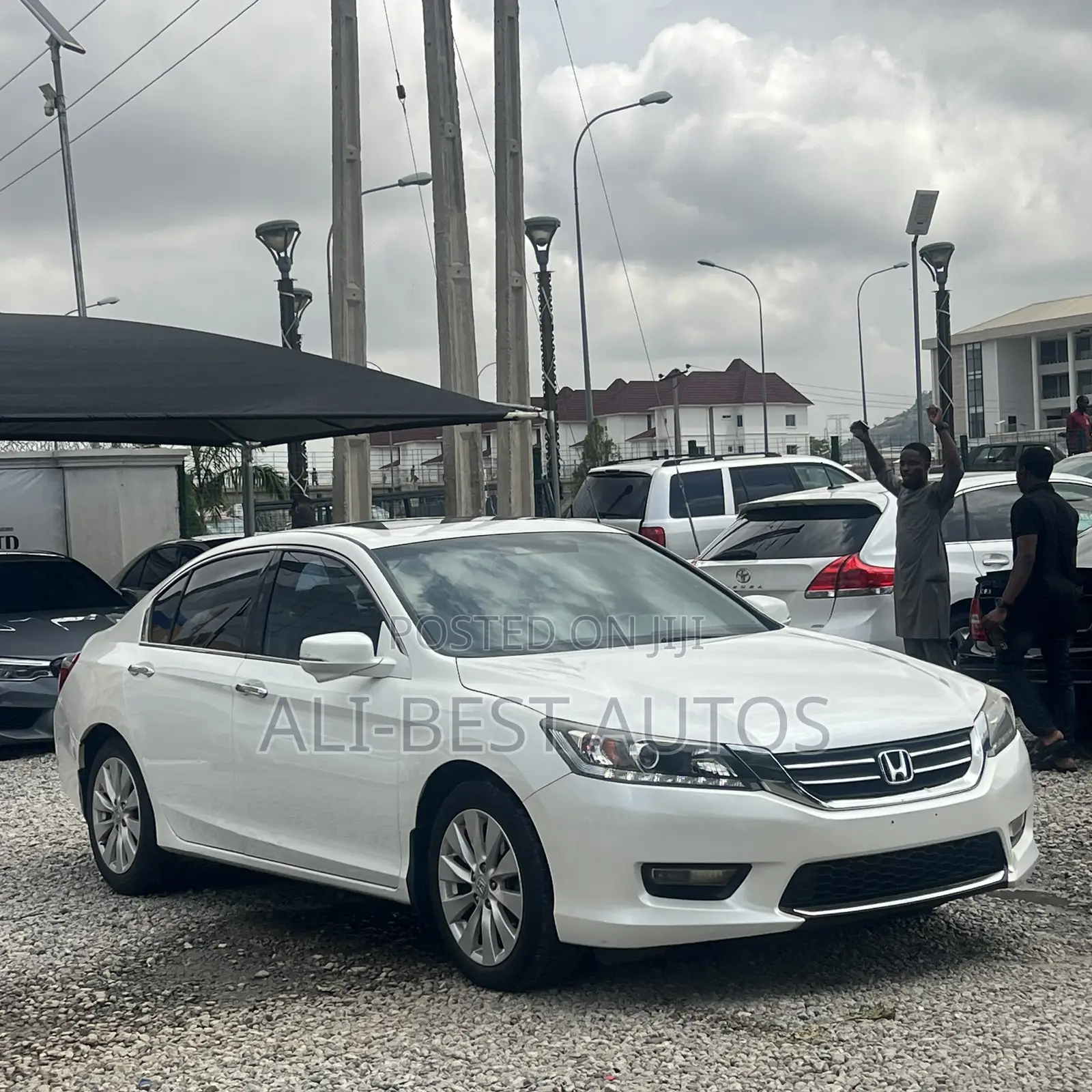 Honda Accord Touring 4dr Sedan FWD (3.5L 6cyl 6A) 2013 White