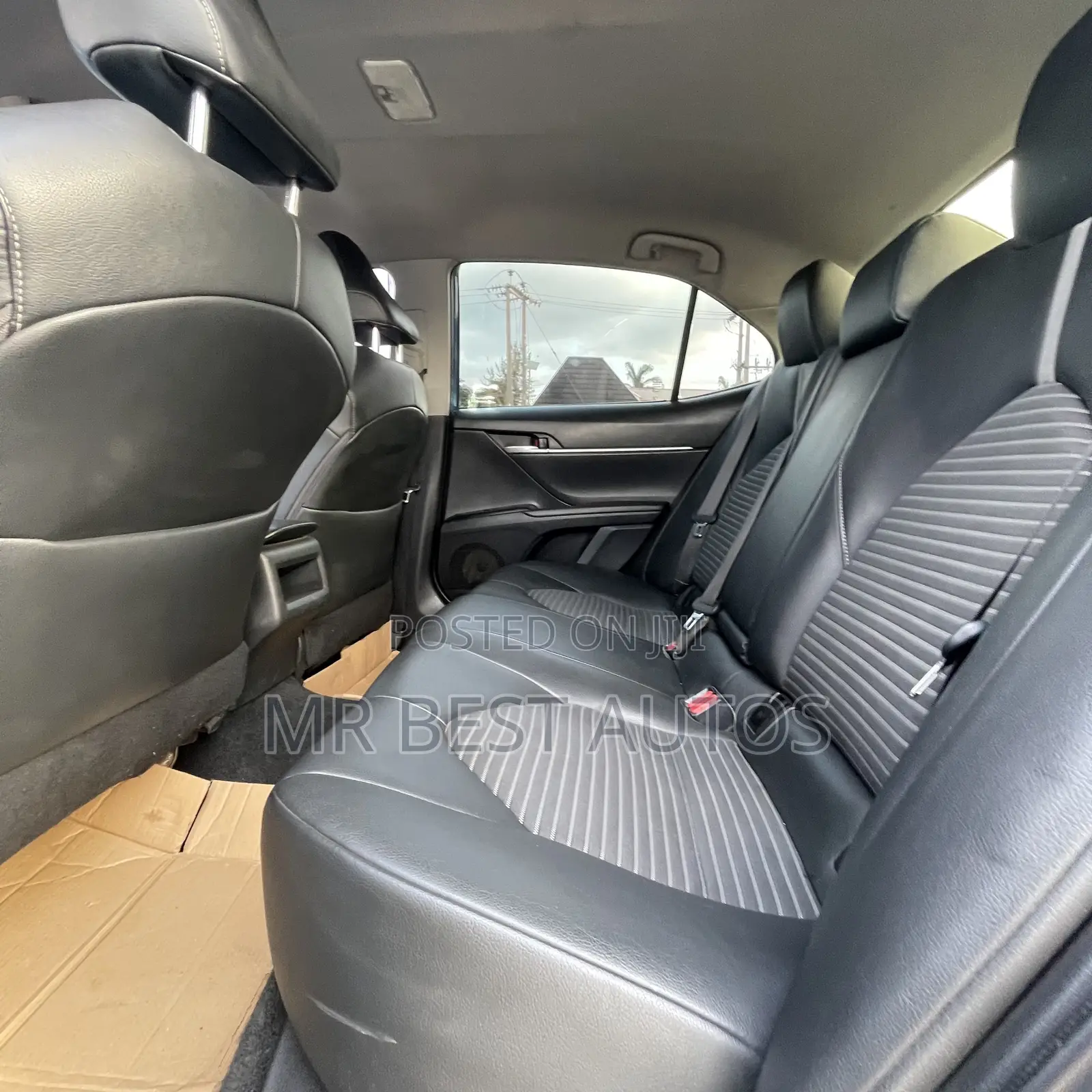 Toyota Camry SE FWD (2.5L 4cyl 8AM) 2018 Blue
