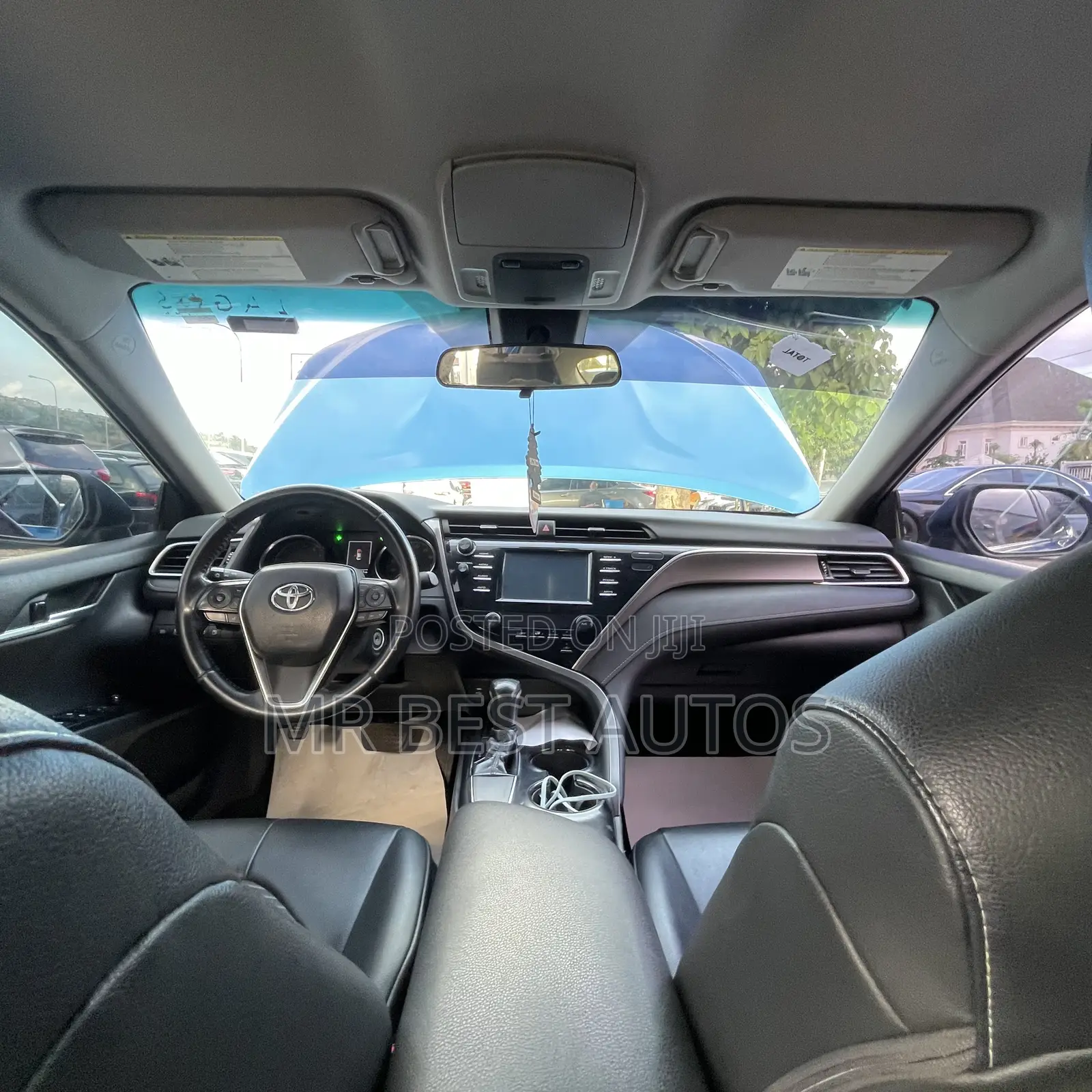 Toyota Camry SE FWD (2.5L 4cyl 8AM) 2018 Blue