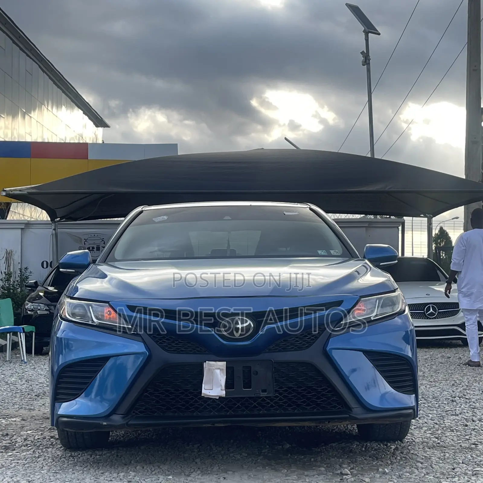 Toyota Camry SE FWD (2.5L 4cyl 8AM) 2018 Blue