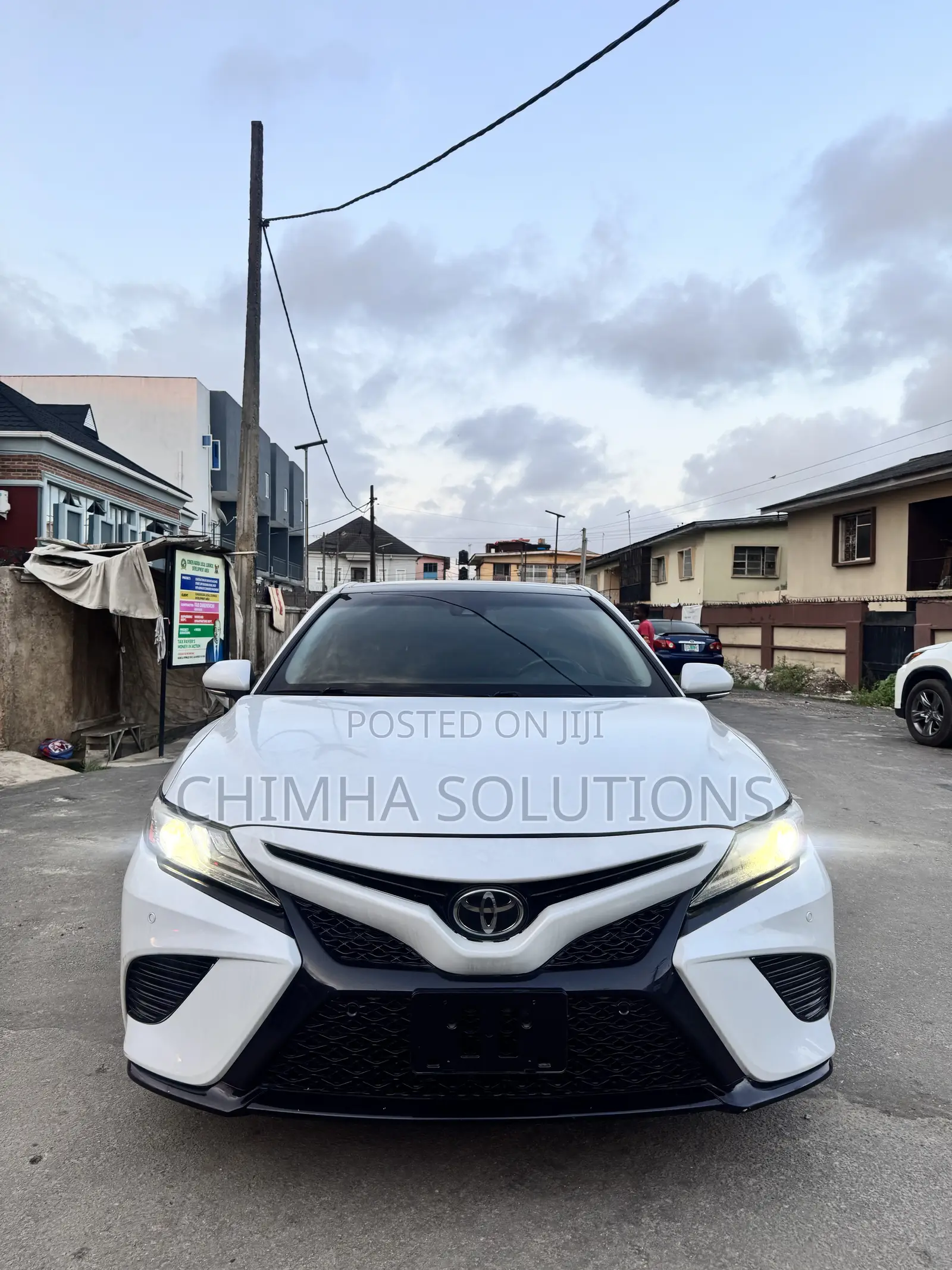 Toyota Camry 2019 White