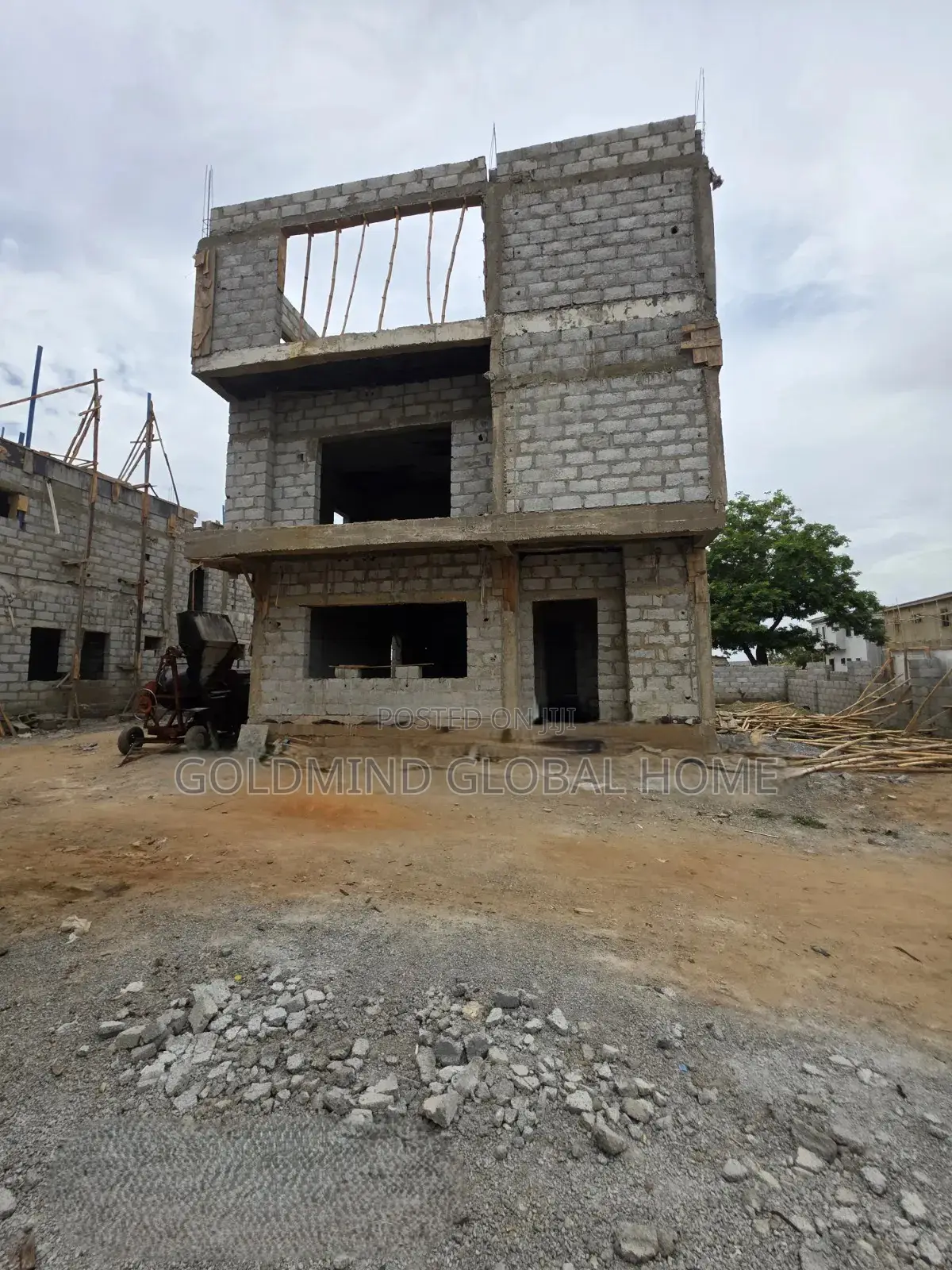 4bdrm Duplex in Lugbe District. for sale