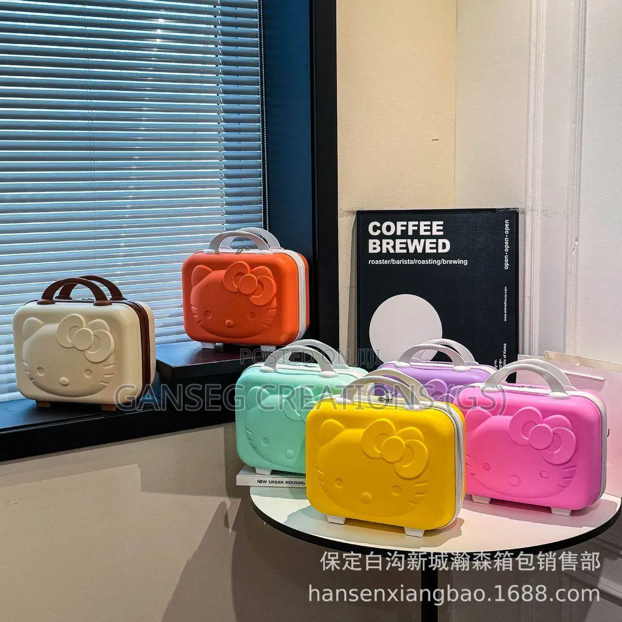Cute Cartoon Hello Kitty Cosmetic Bag / Portable Kids Travel Suitcase