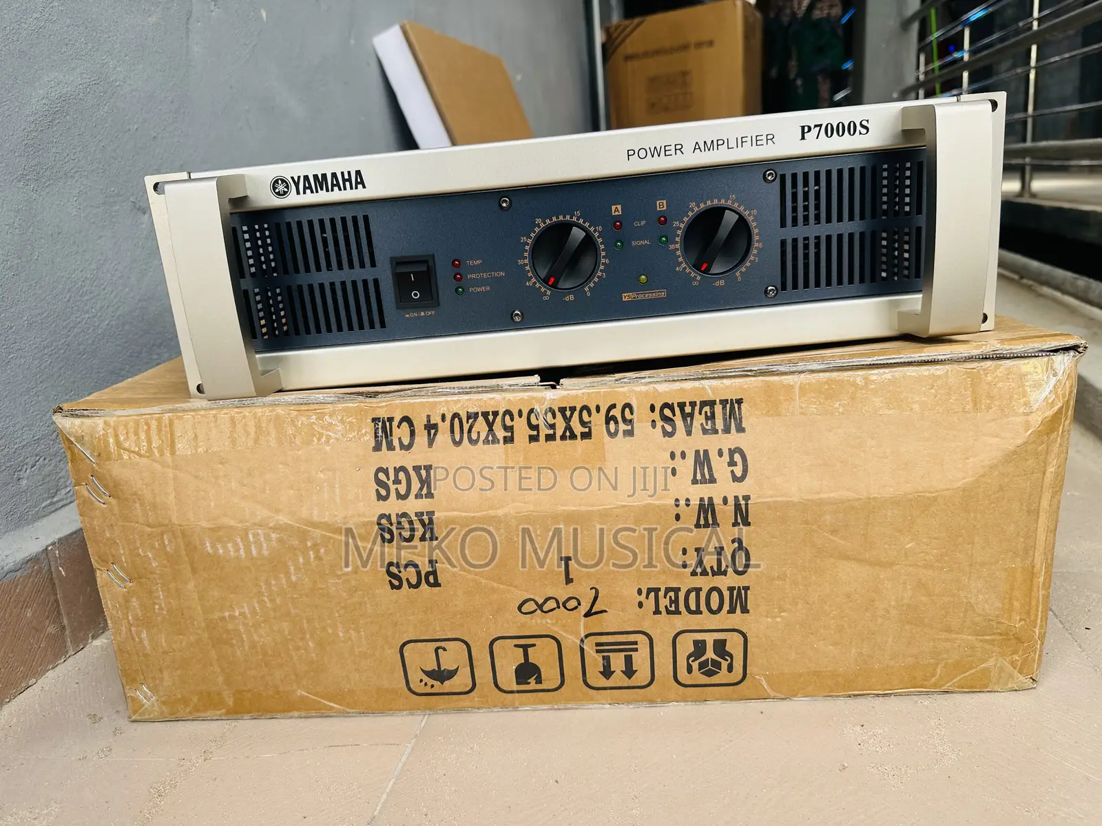Yamaha Power Amplifier P7000s