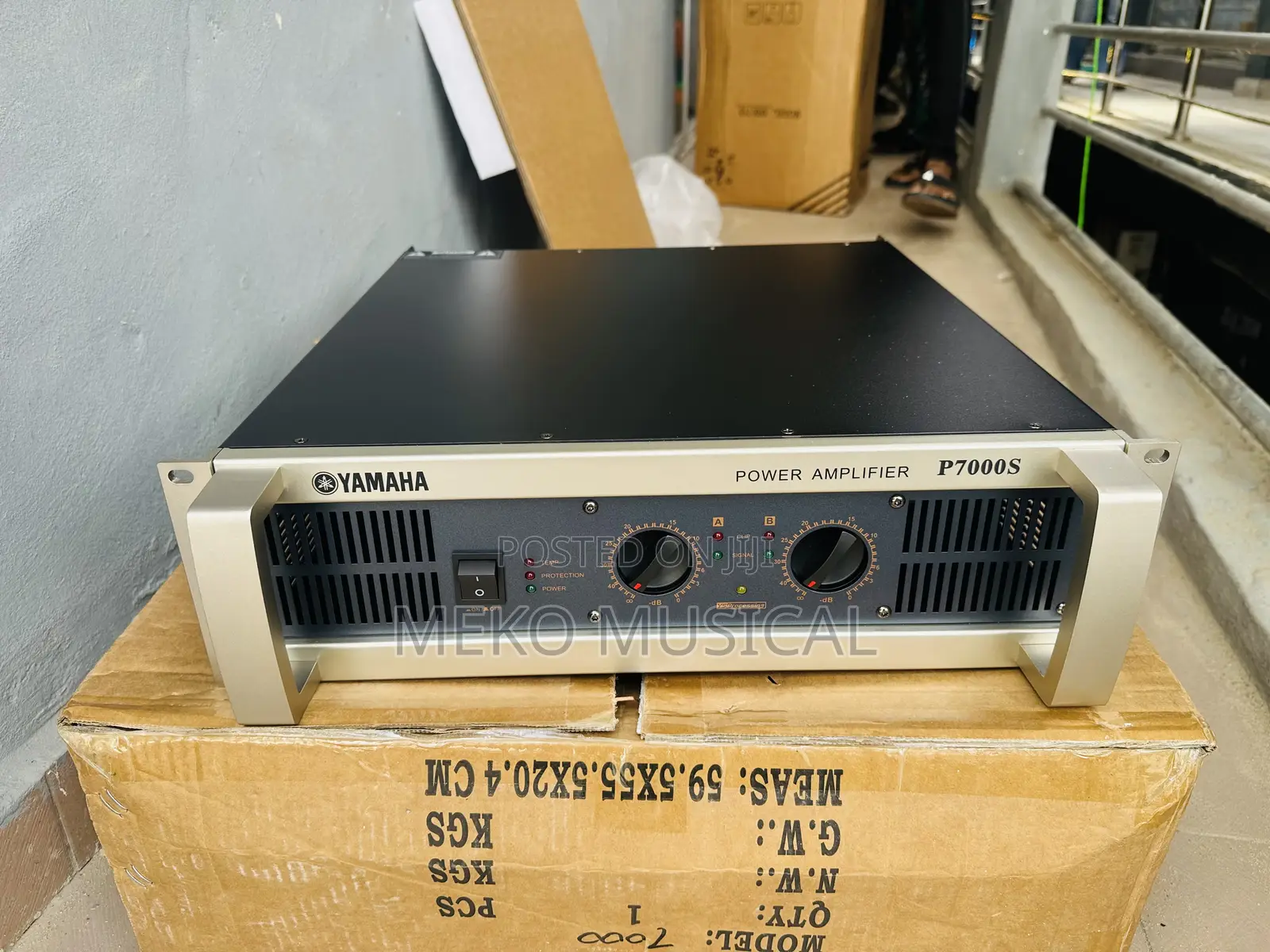 Yamaha Power Amplifier P7000s