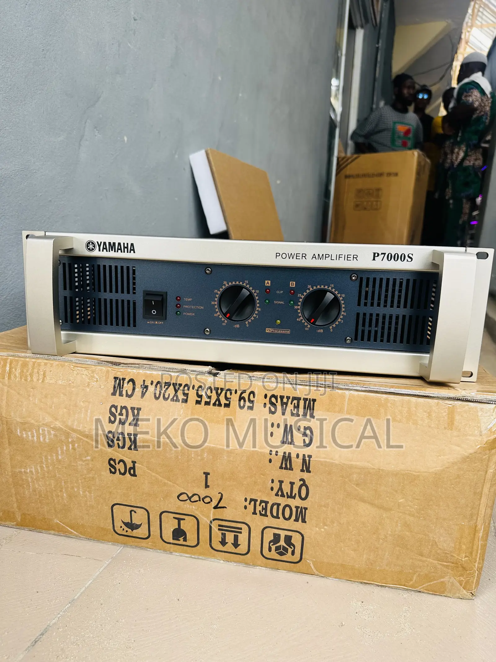 Yamaha Power Amplifier P7000s