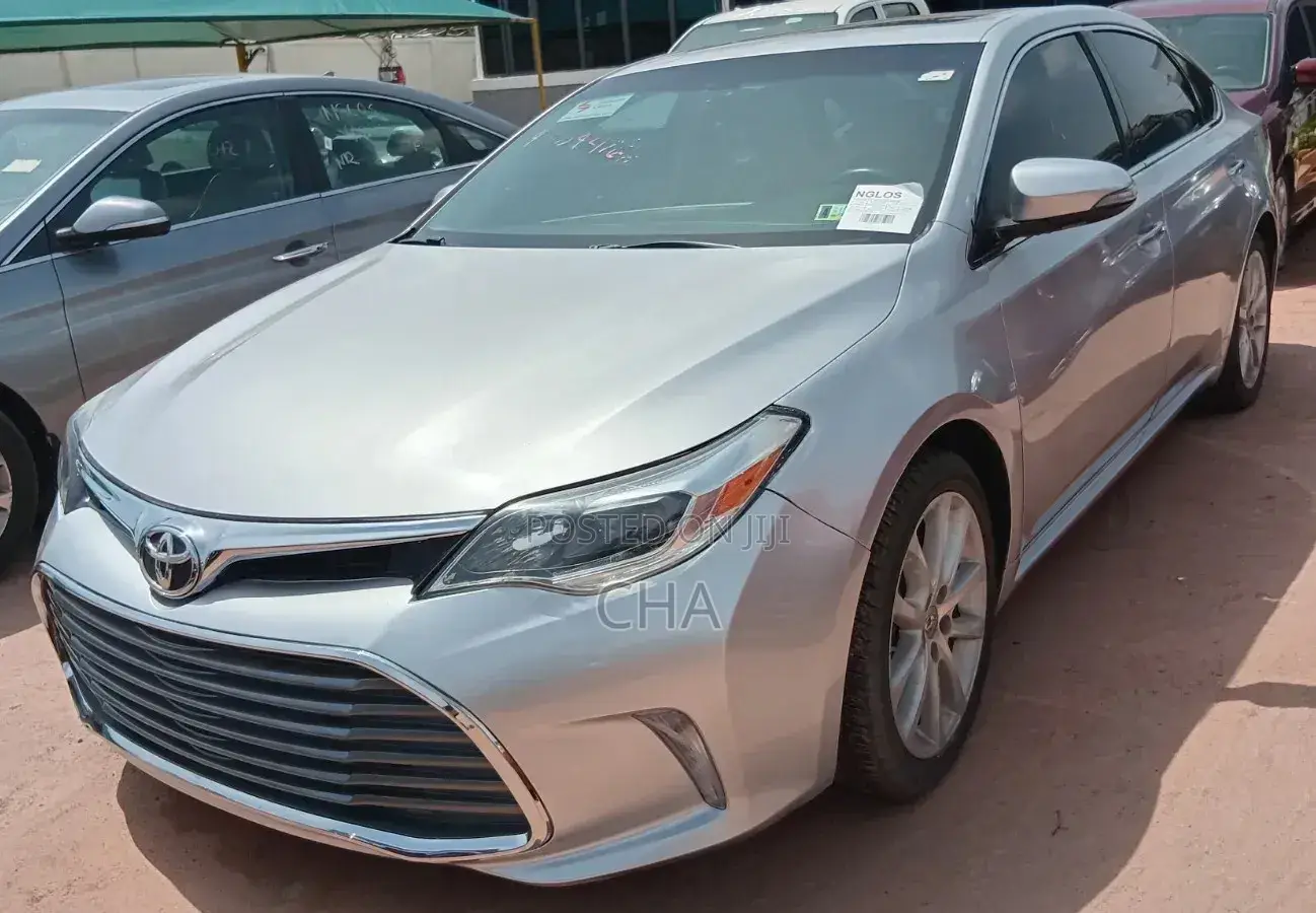 Toyota Avalon Limited 4dr Sedan (3.5L 6cyl 6A) 2015 Silver