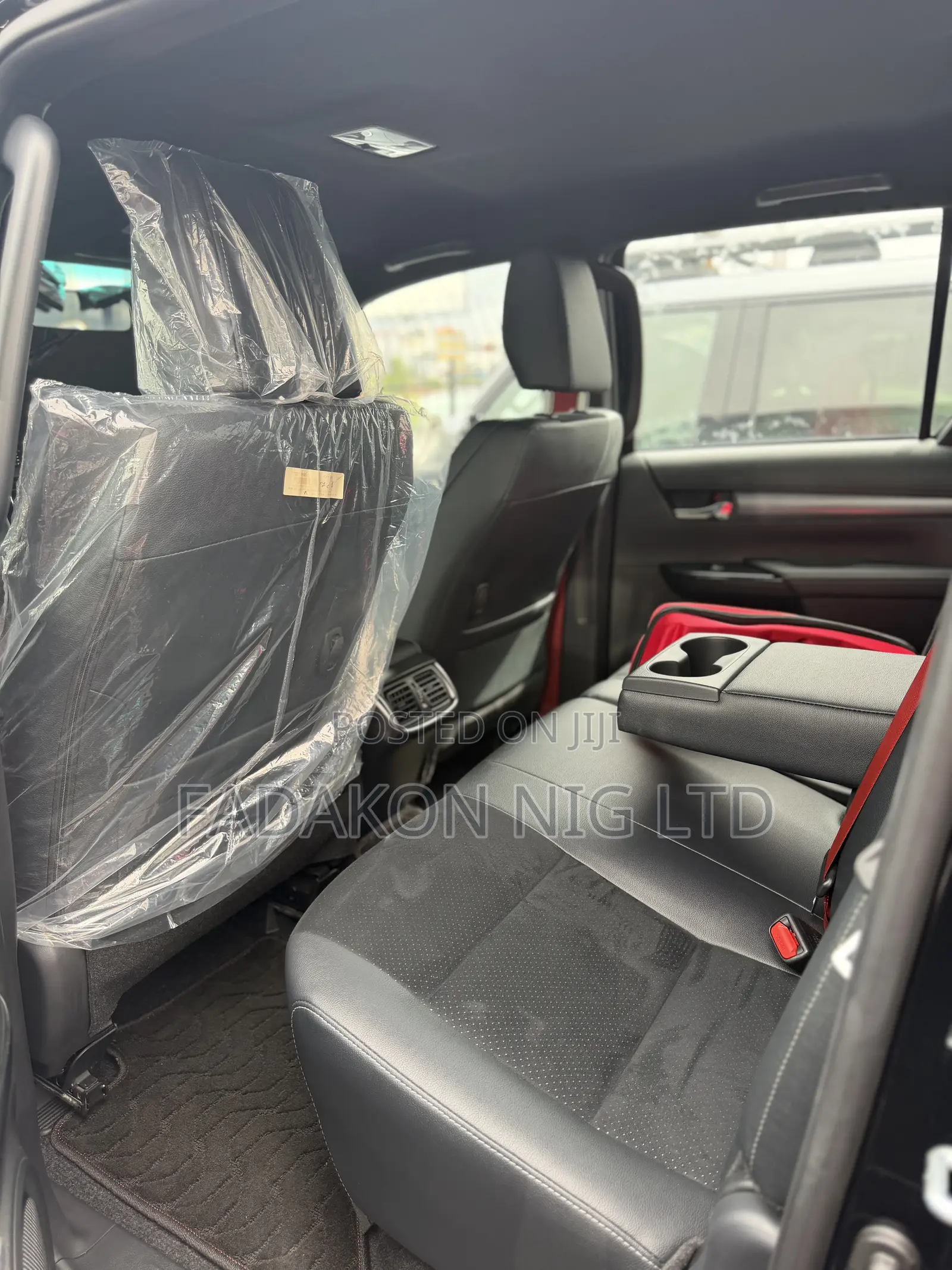 New Toyota Hilux 2025 Black