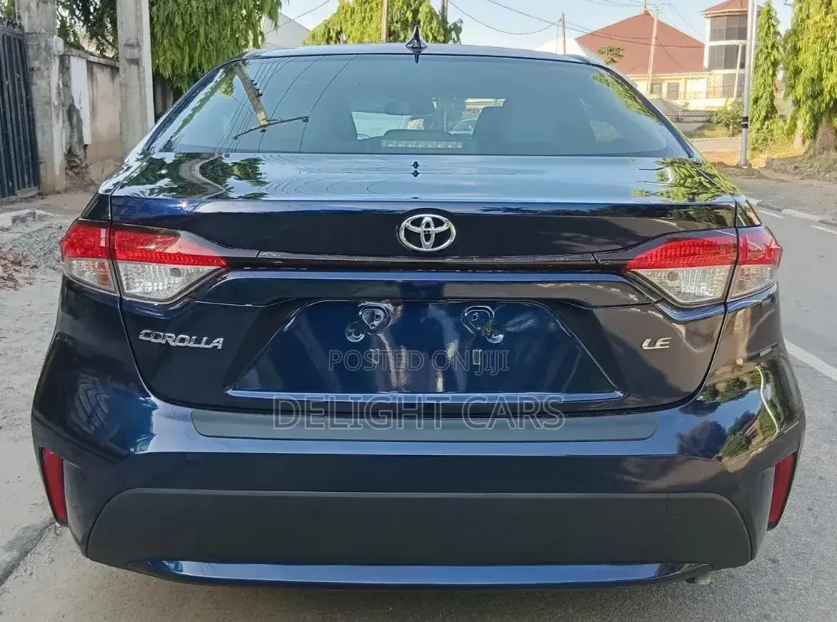 Toyota Corolla LE 2021 Blue