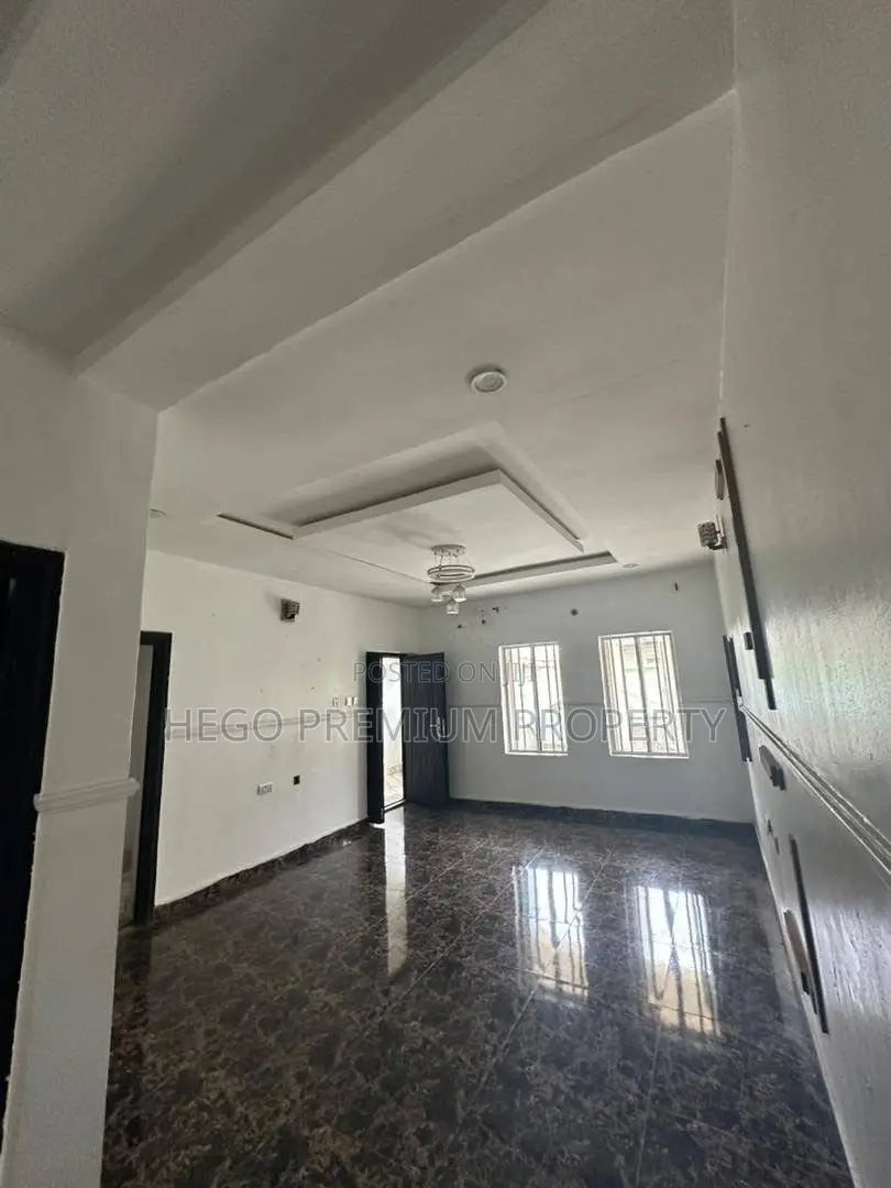 2bdrm Block of Flats in Rukpokwu Estate for sale