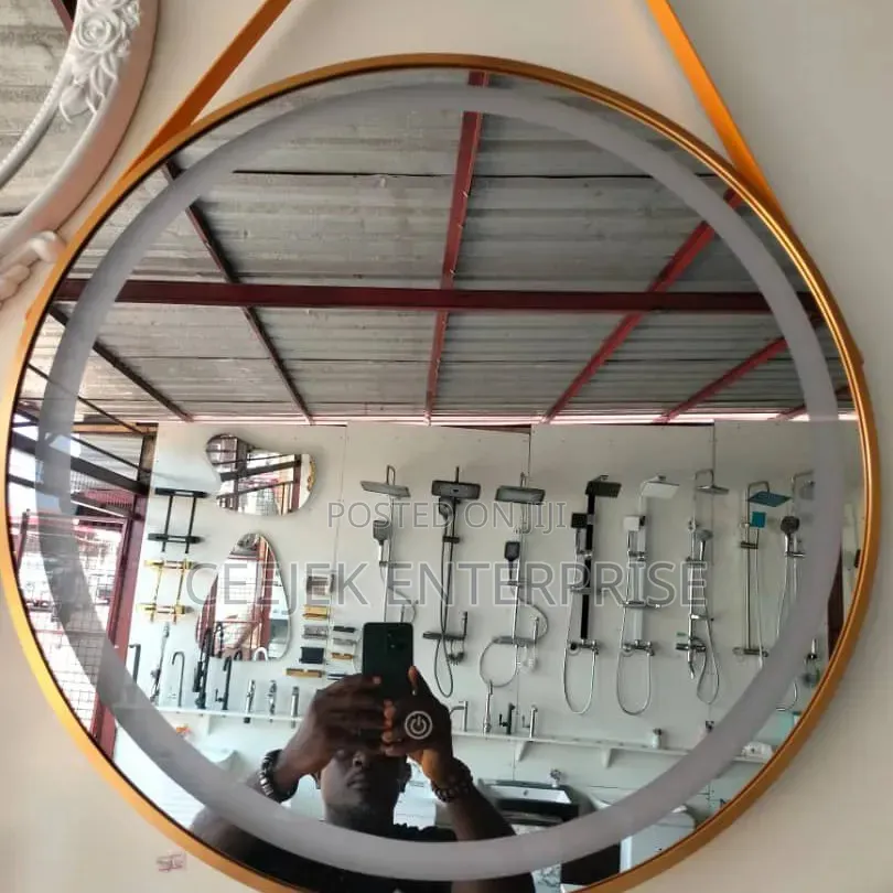 Luxury Mirrow With 3 Ligth