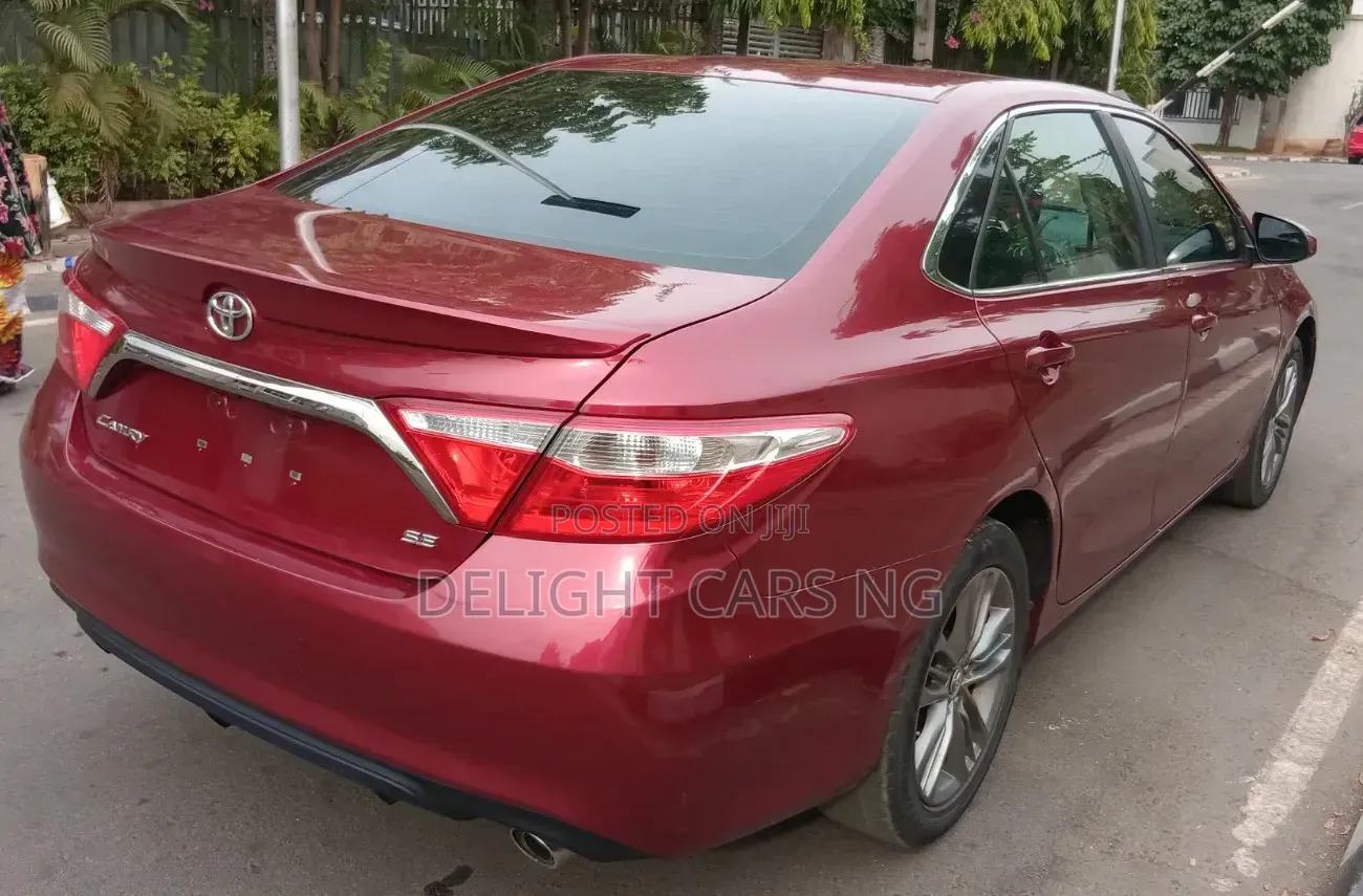 Toyota Camry SE 4dr Sedan (2.5L 4cyl 6A) 2016 Red