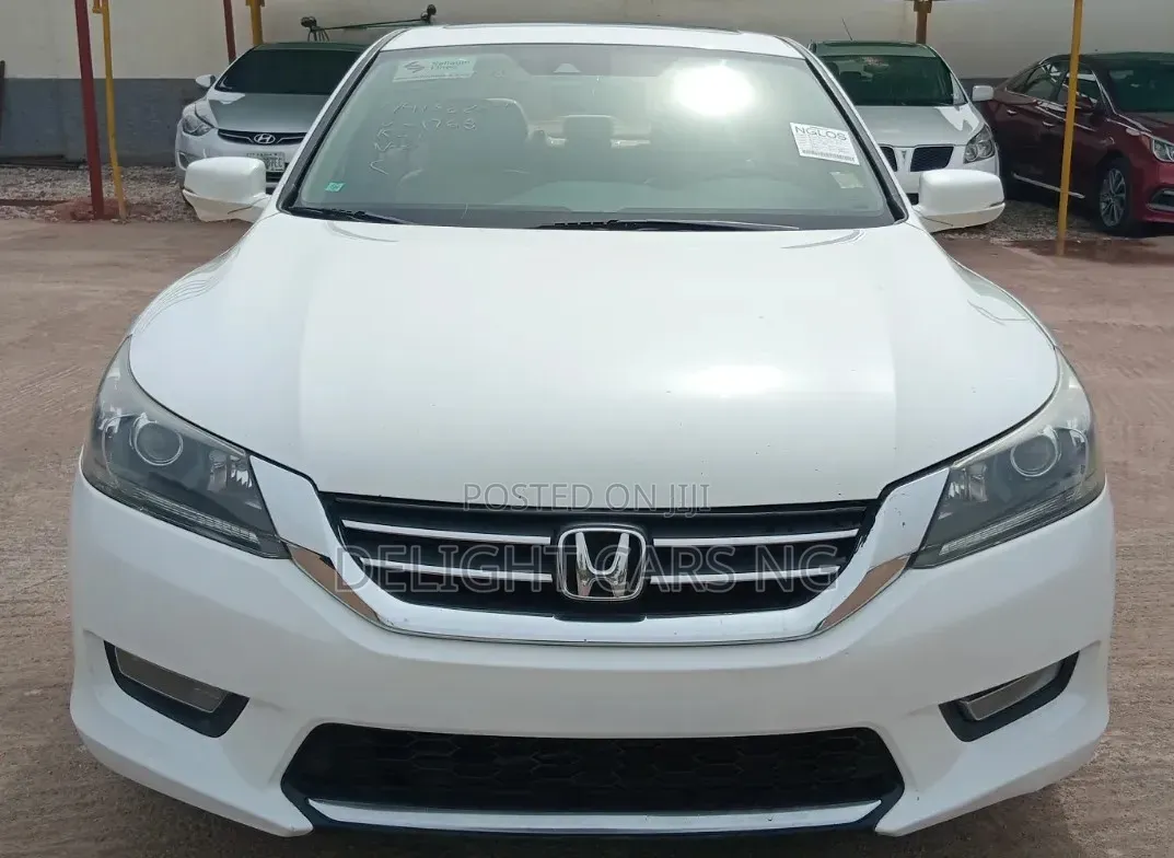 Honda Accord EX-L w/Navigation 4dr Sedan (2.4L 4cyl CVT) 2015 Off white
