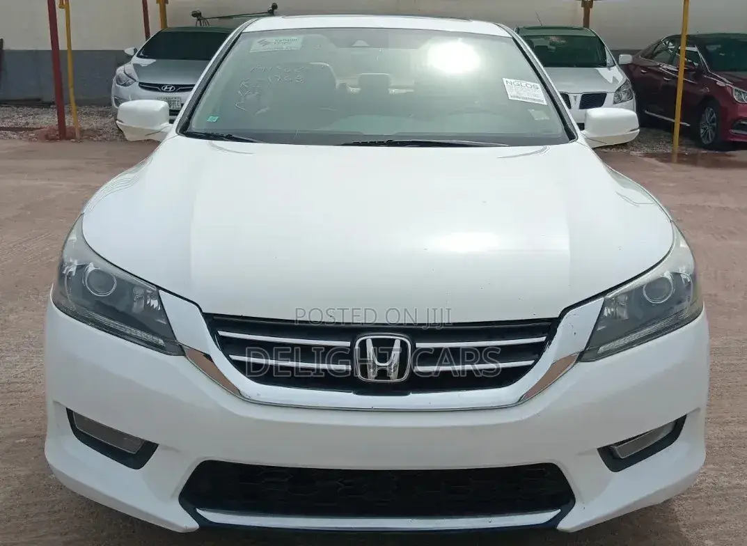 Honda Accord EX-L w/Navigation 4dr Sedan (2.4L 4cyl CVT) 2015 Off white