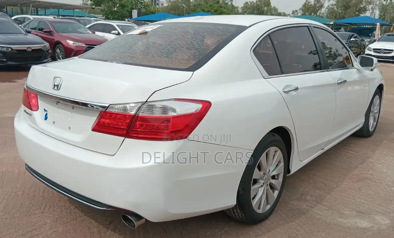 Honda Accord EX-L w/Navigation 4dr Sedan (2.4L 4cyl CVT) 2015 Off white