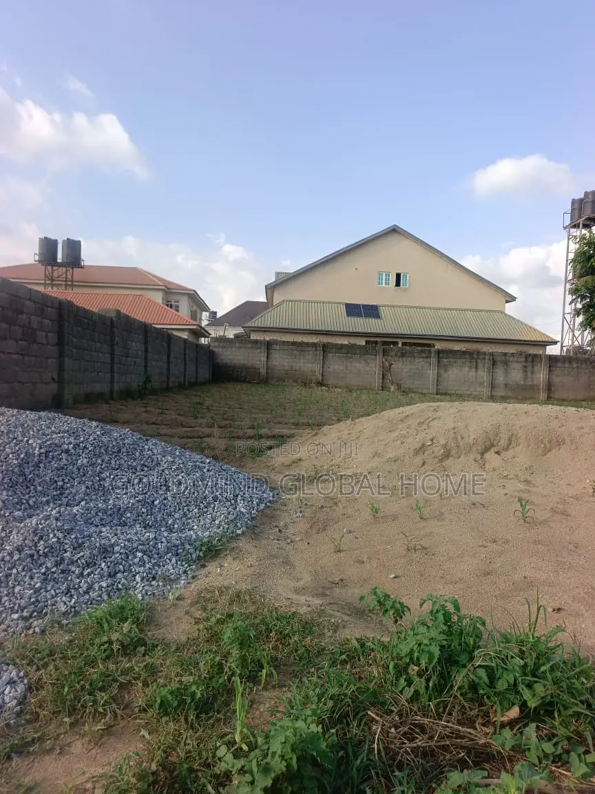 Residential Land With Fence for Sale in Fha Lugbe. Size: 800sqm:
