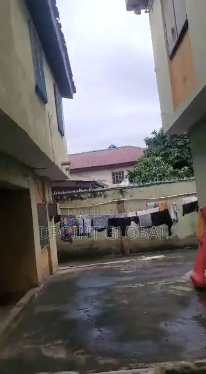 18bdrm Block of Flats in Unity Estate, Egbeda for sale