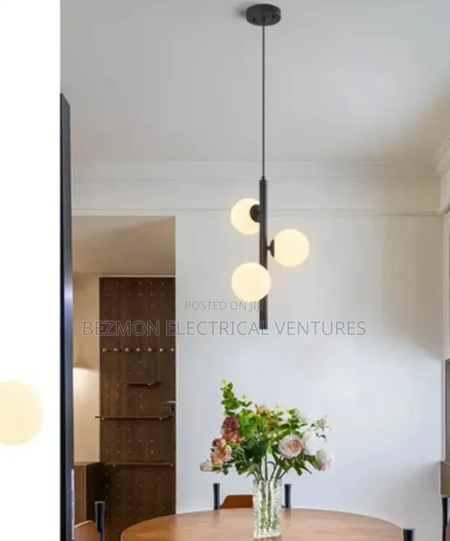 Luxury Interior Dropping Chandelier Available for Sale