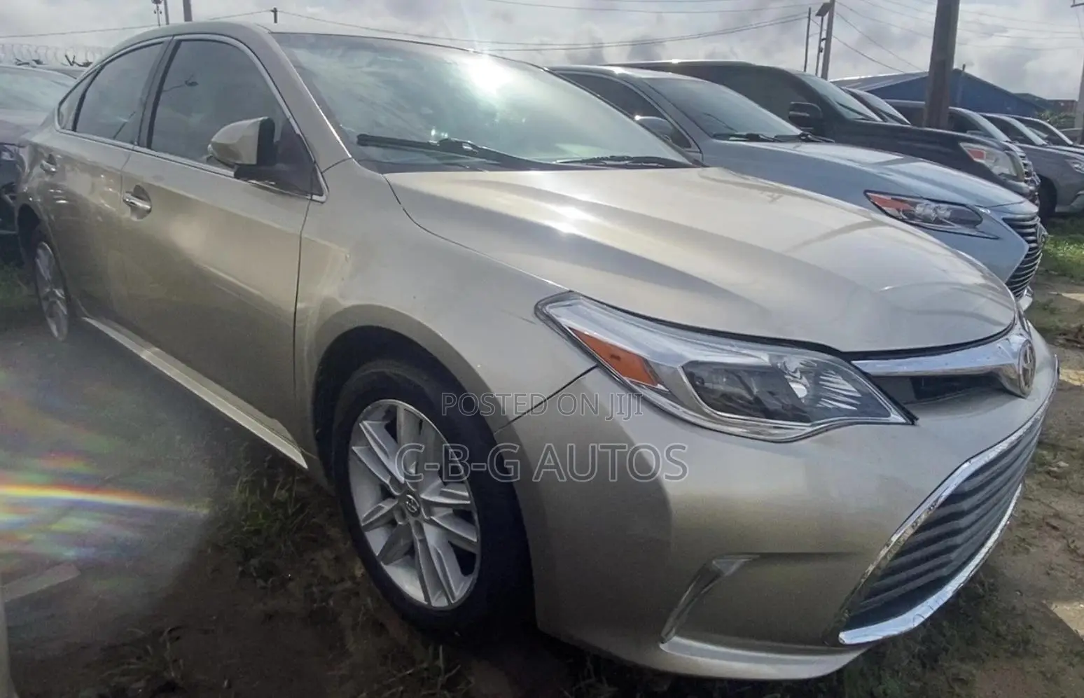 Toyota Avalon XLE 4dr Sedan (3.5L 6cyl 6A) 2015 Gold