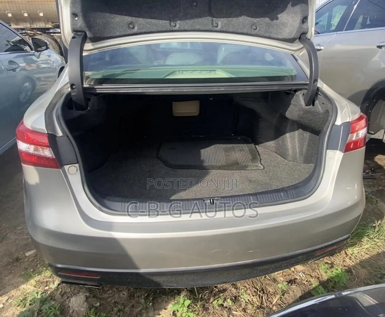 Toyota Avalon XLE 4dr Sedan (3.5L 6cyl 6A) 2015 Gold