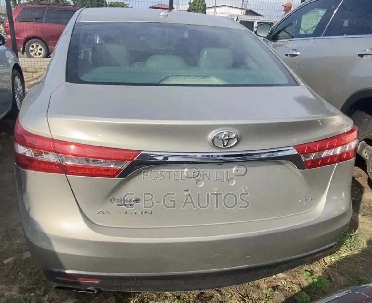 Toyota Avalon XLE 4dr Sedan (3.5L 6cyl 6A) 2015 Gold