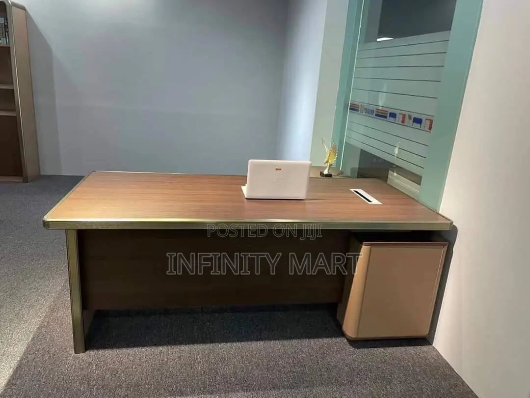 1.6 Meters Formal Office Desk