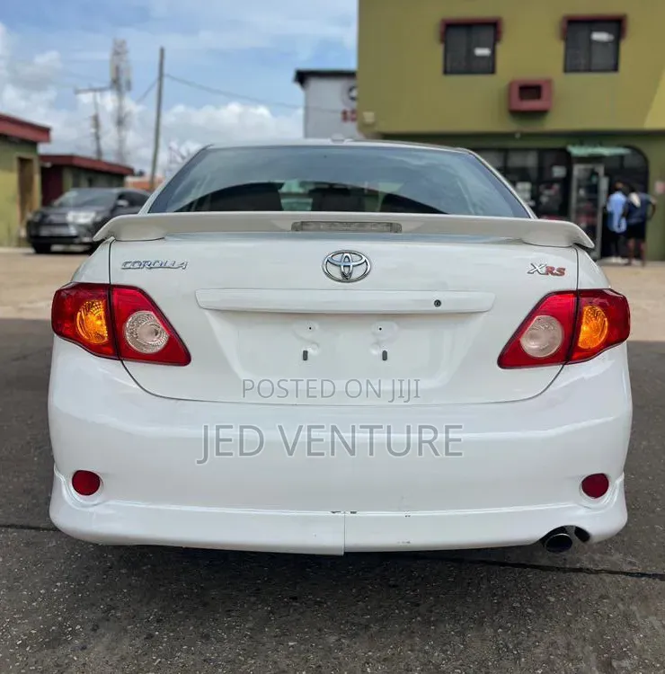 Toyota Corolla 2009 White