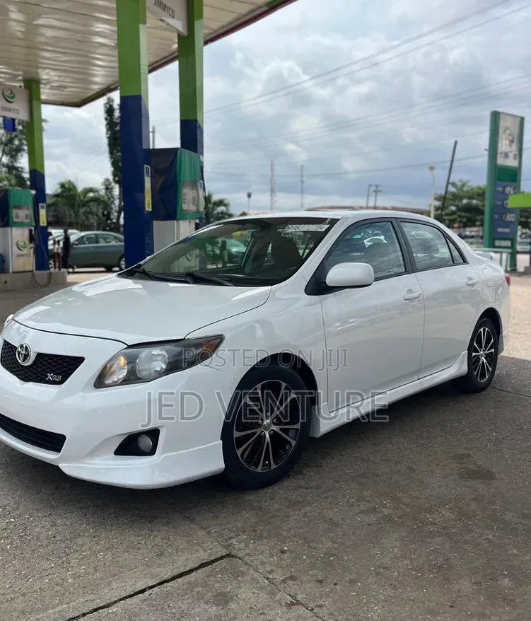 Toyota Corolla 2009 White