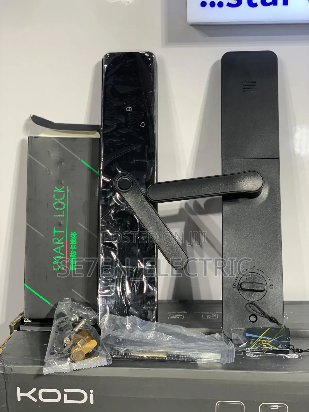 Smart Lock Finger Print and Camera Door Lock Tuya