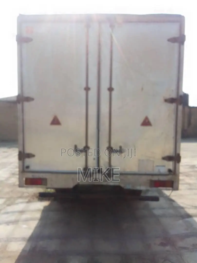 Nissan Cabstar 2004 Silver