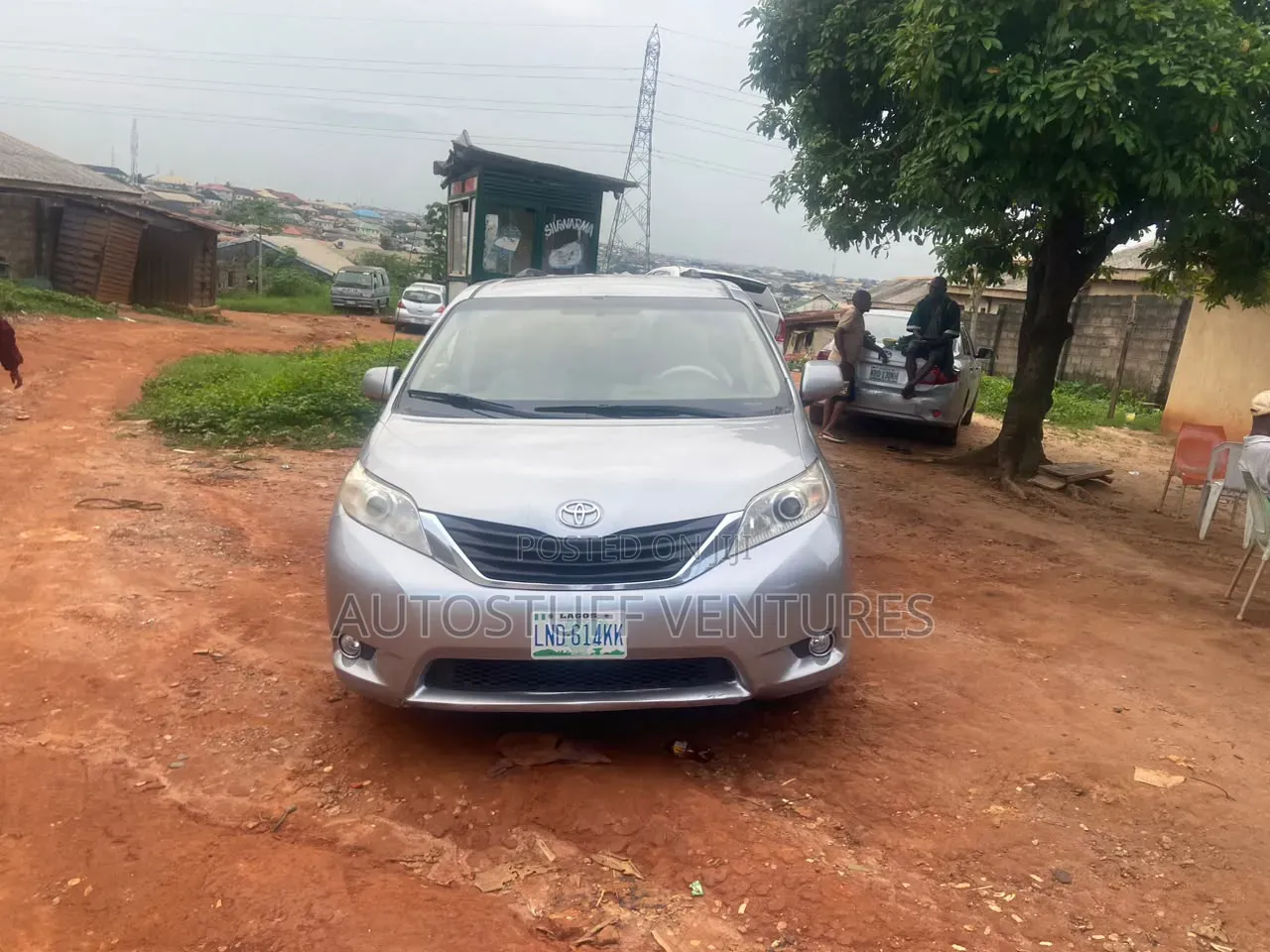 Toyota Sienna 2011 Silver