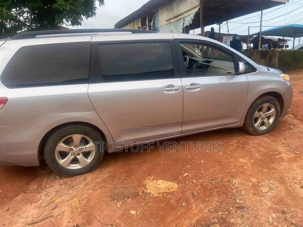 Toyota Sienna 2011 Silver