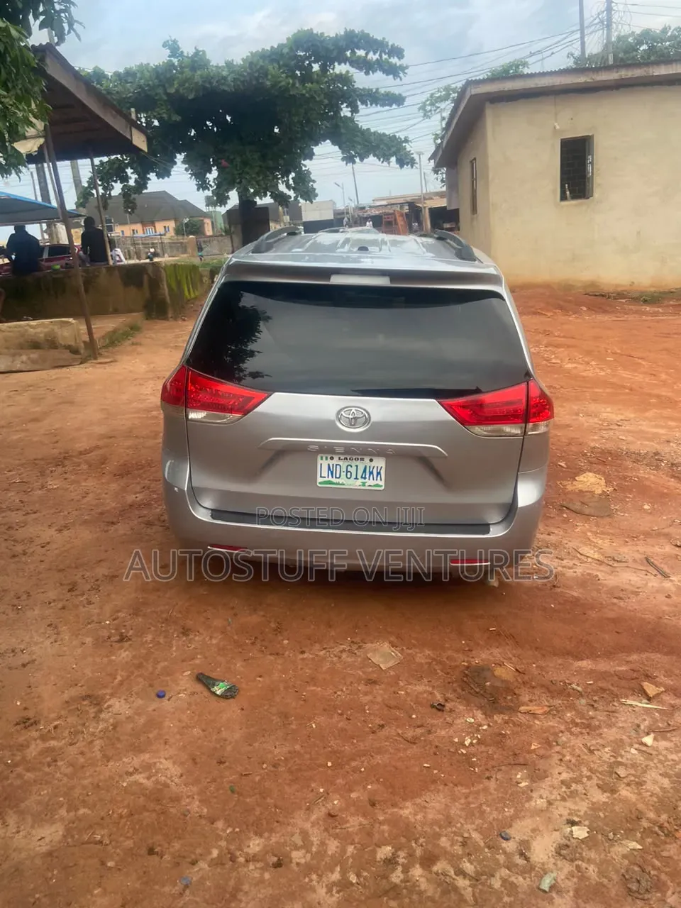 Toyota Sienna 2011 Silver