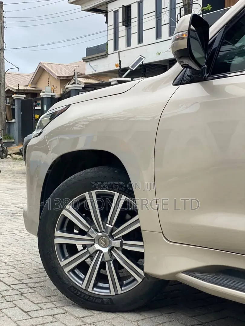 Lexus LX 2016 Gold