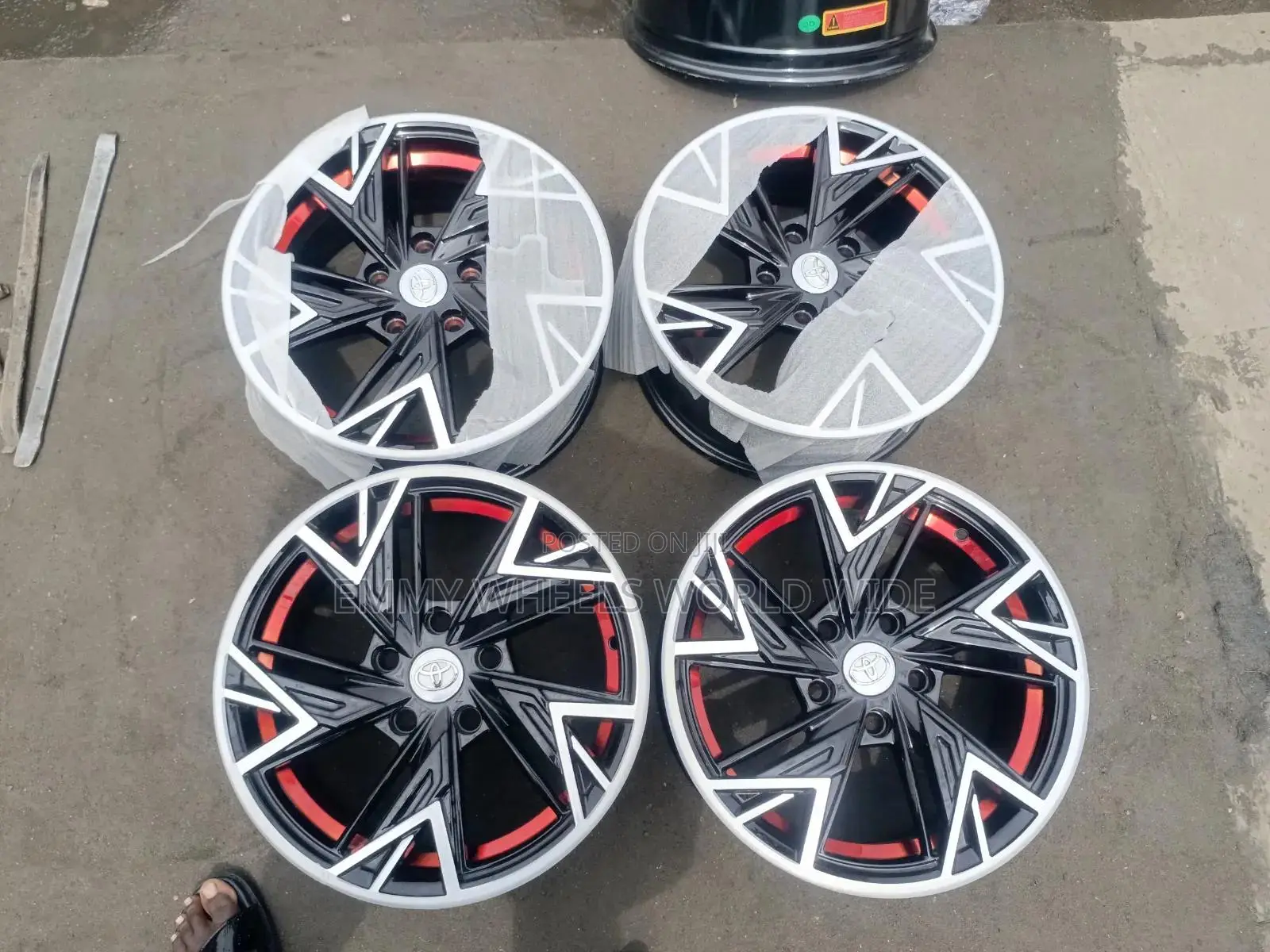 16inches for Toyota Camry Rav4 Newer Model to Give Ur Ride Nice Look