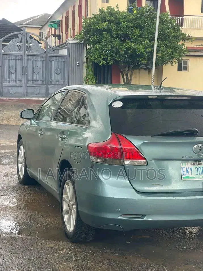 Toyota Venza 2010 Green
