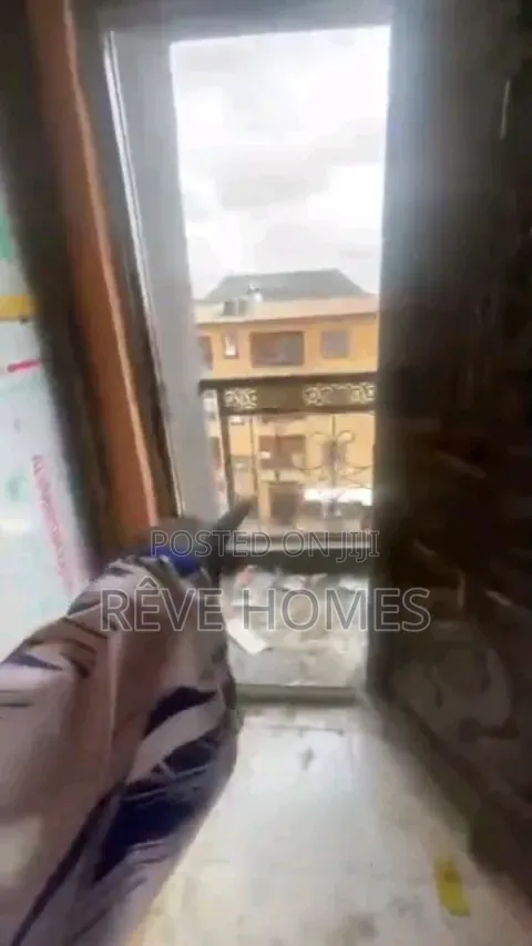 Mini Flat in Adekunle for rent