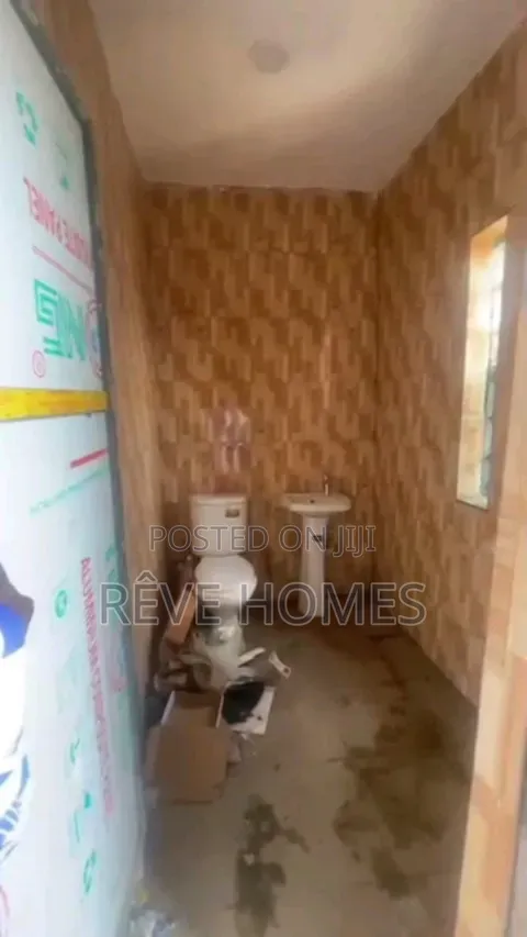 Mini Flat in Adekunle for rent