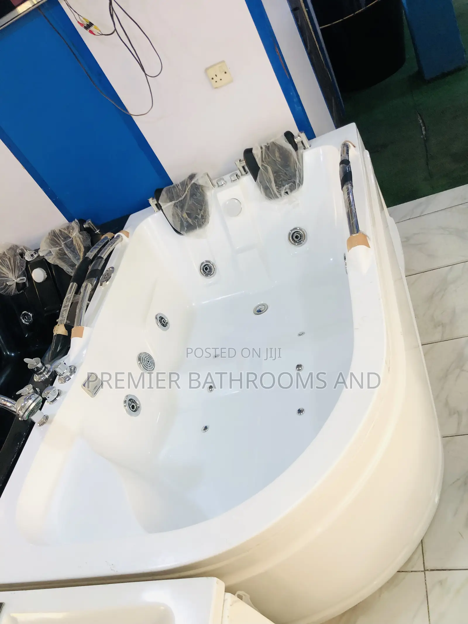 Double Jacuzzi White