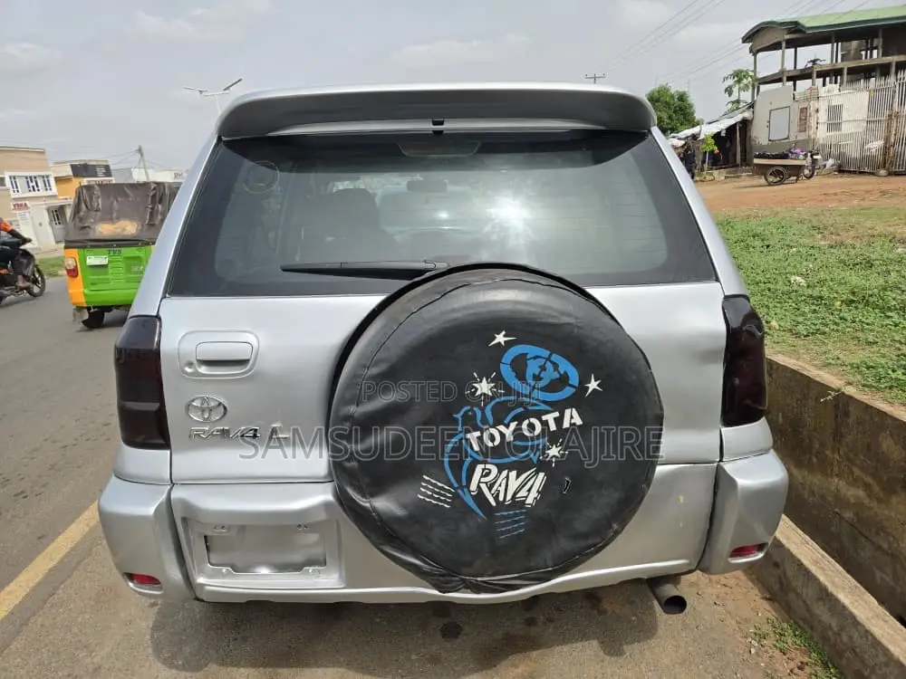 Toyota RAV4 2002 Silver