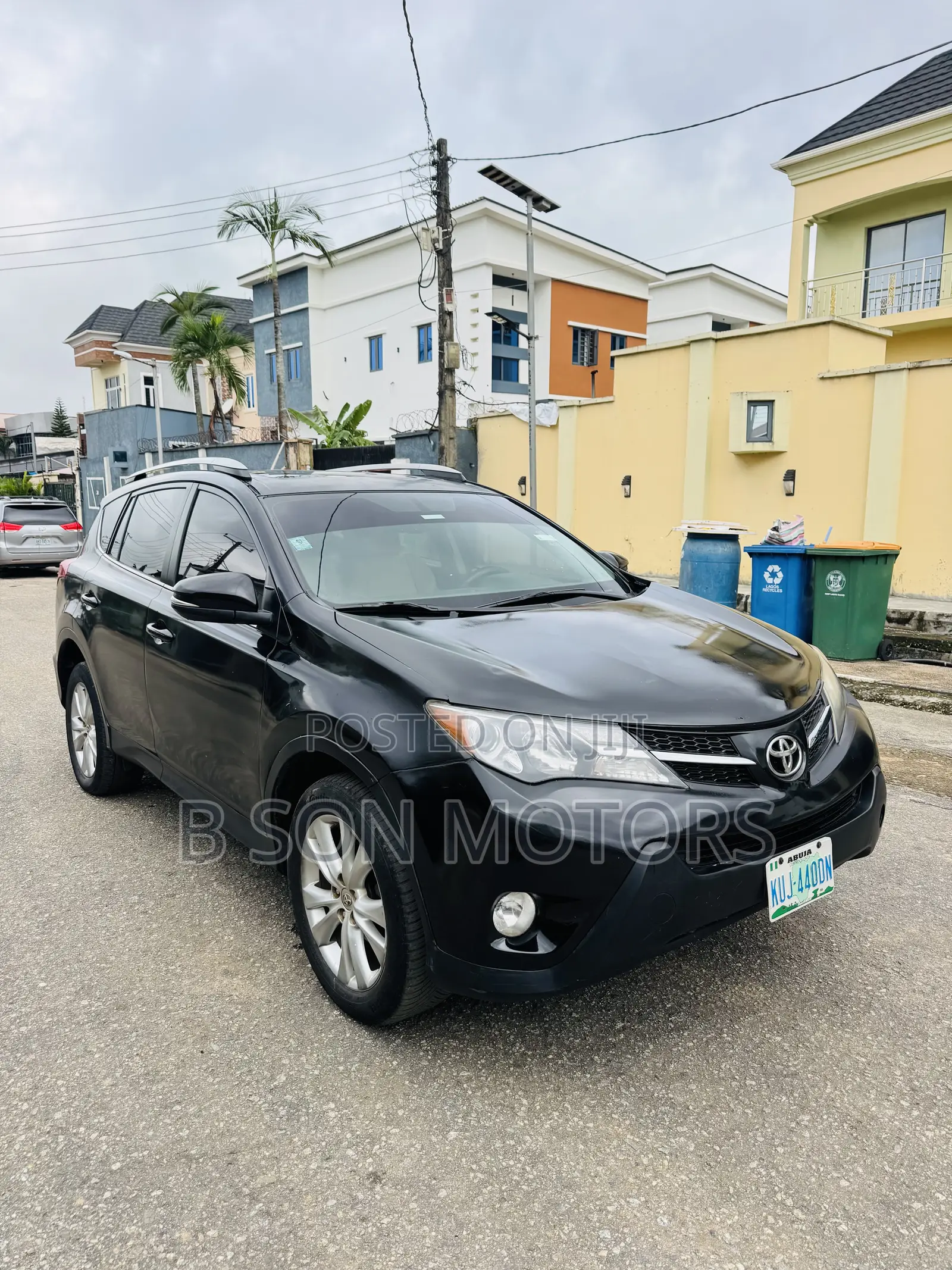 Toyota RAV4 Limited FWD (2.5L 4cyl 6A) 2016 Black