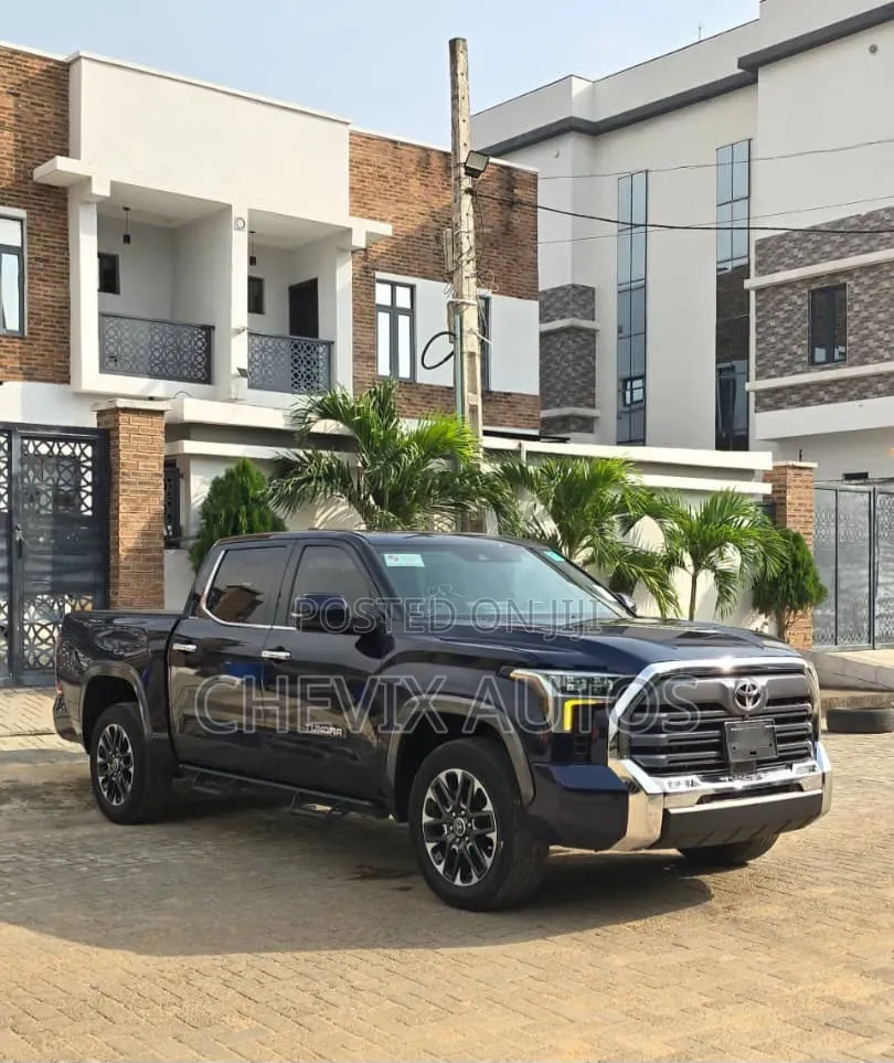 Toyota Tundra 2022 Blue