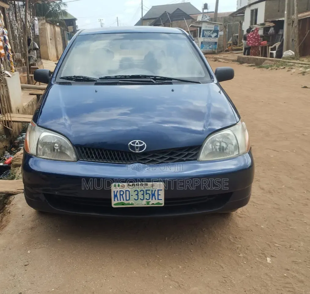 Toyota Echo 2002 Blue