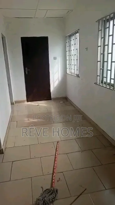 2bdrm Block of Flats in Shomolu / Shomolu for rent
