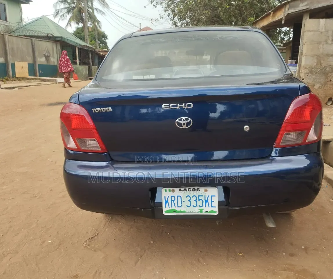 Toyota Echo 2002 Blue
